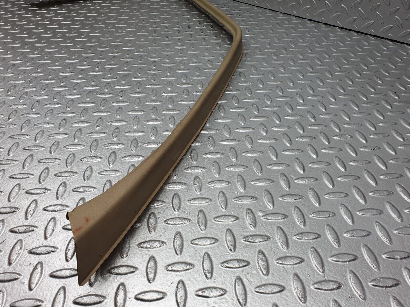 41198 Mercedes-Benz W126 300SE Front Left Door Window Frame Cover 1267250371