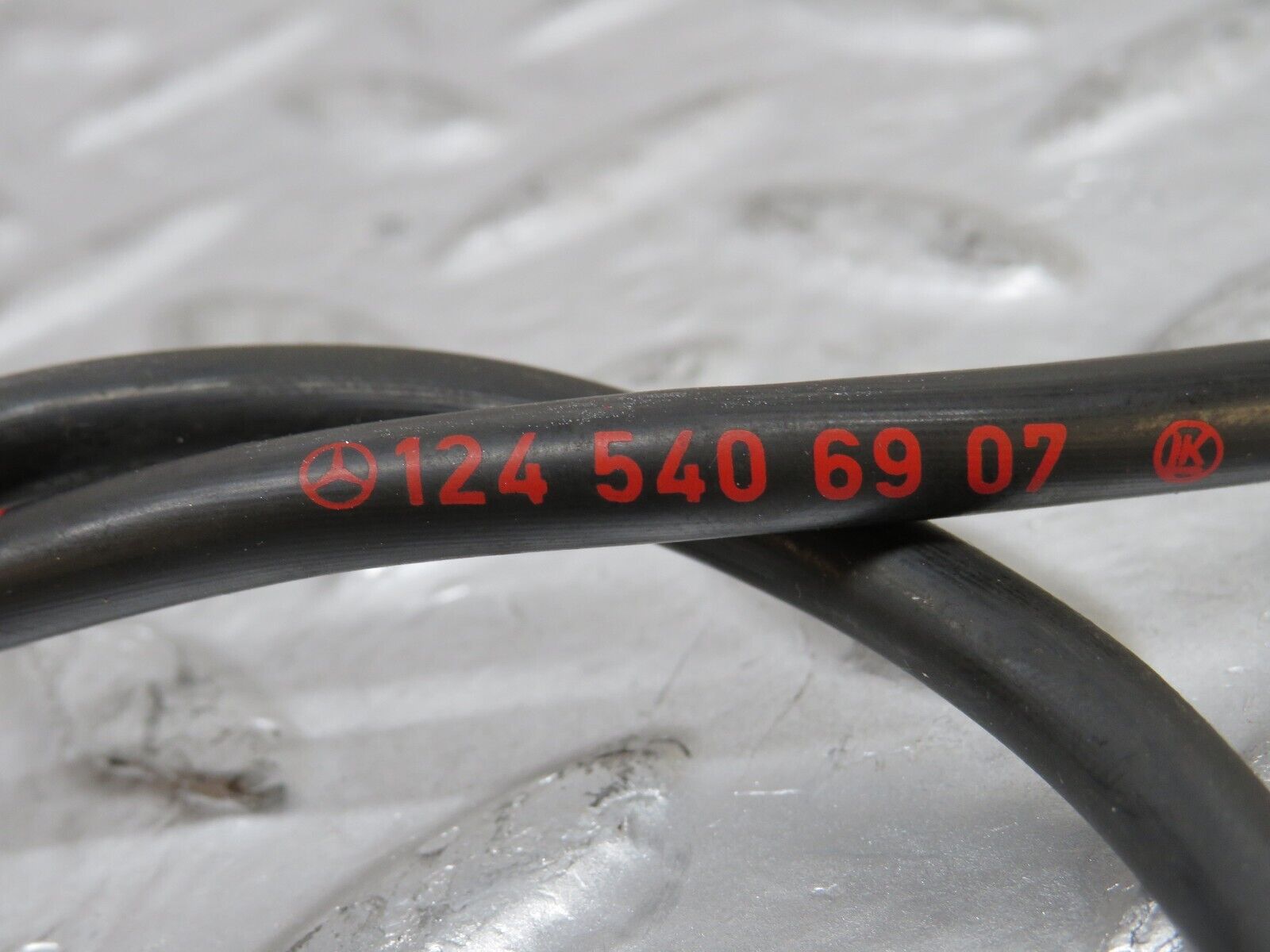 26000 Mercedes-Benz W124 280E Brake Pad Sensor Front Right 1245406907