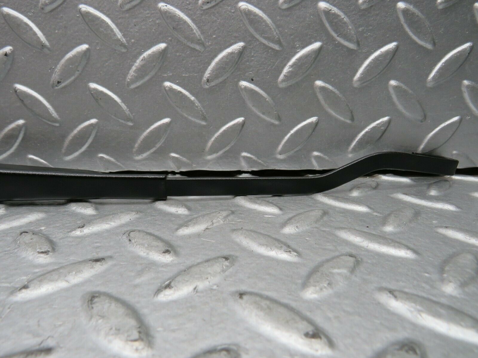 22124 Mercedes-Benz S123 280TE Wagon Left Side Wiper Arm Bosch 3399990553