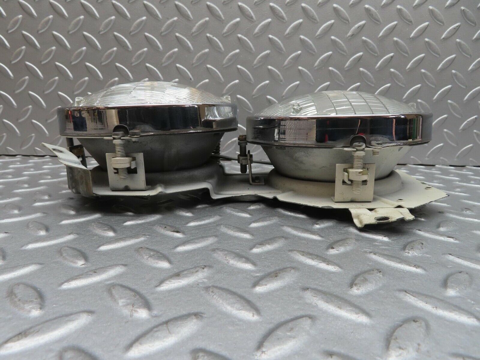 13073 Mercedes-Benz W111 220S Headlight Left/Right 0302350004