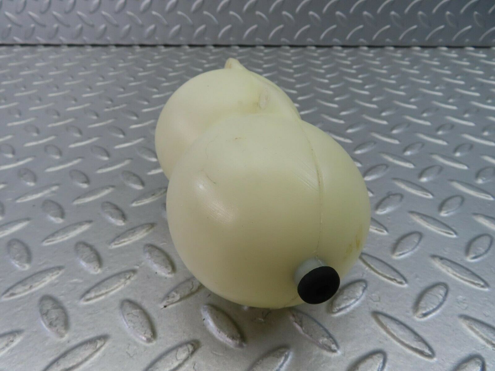 9941 Mercedes-Benz C123 230CE Coupe Vacuum Reservoir