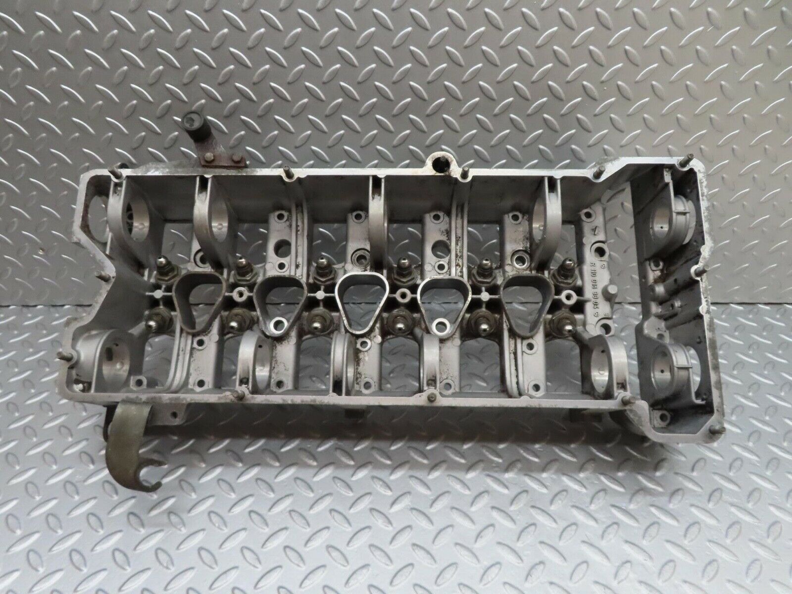 16071 Mercedes-Benz W123 280E Camshaft Bearing Casing 1100163304