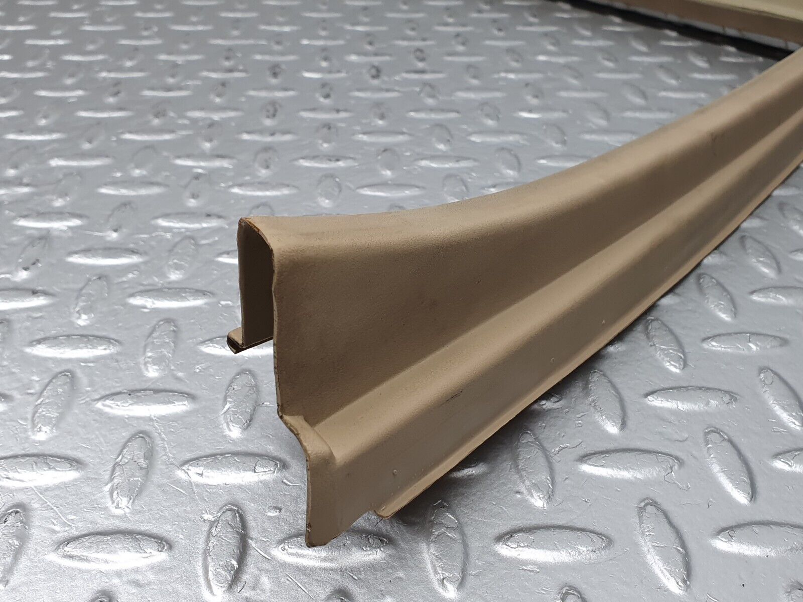 41156 Mercedes-Benz W126 300SE Rear Left Inner Window Frame Cover 1267350571