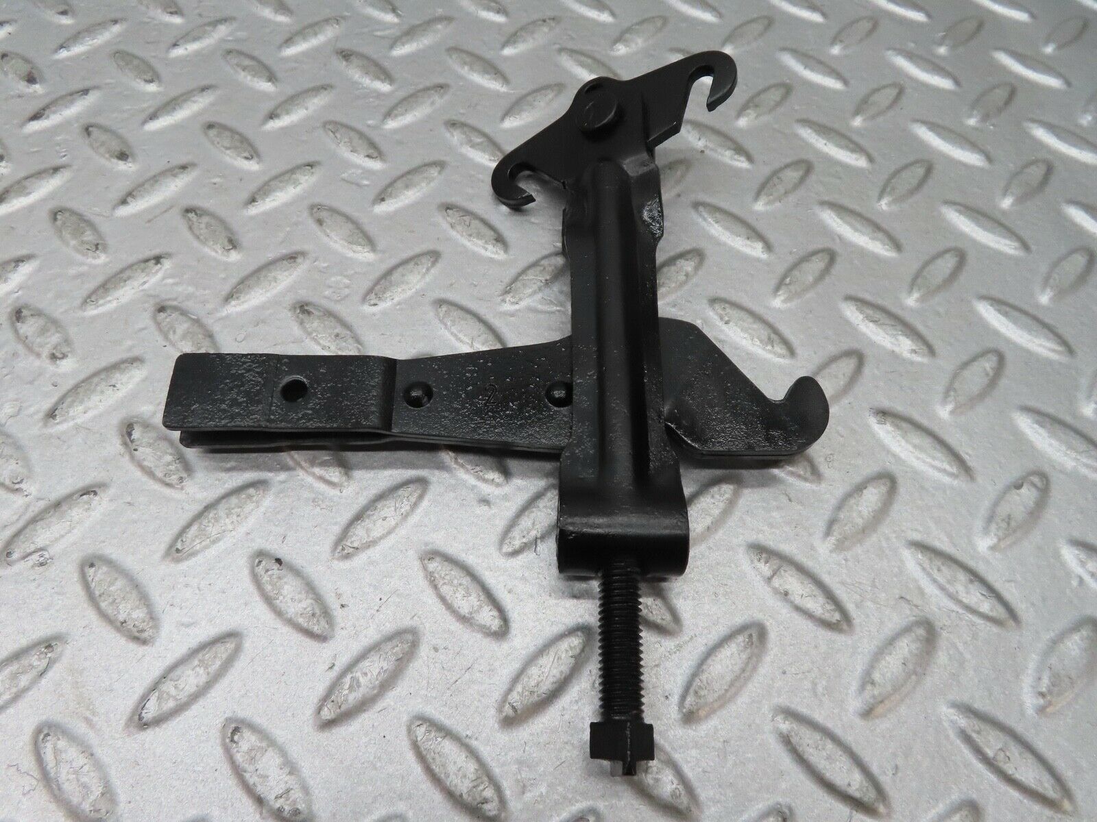 17611 Mercedes-Benz W116 450SEL Handbrake Regulator