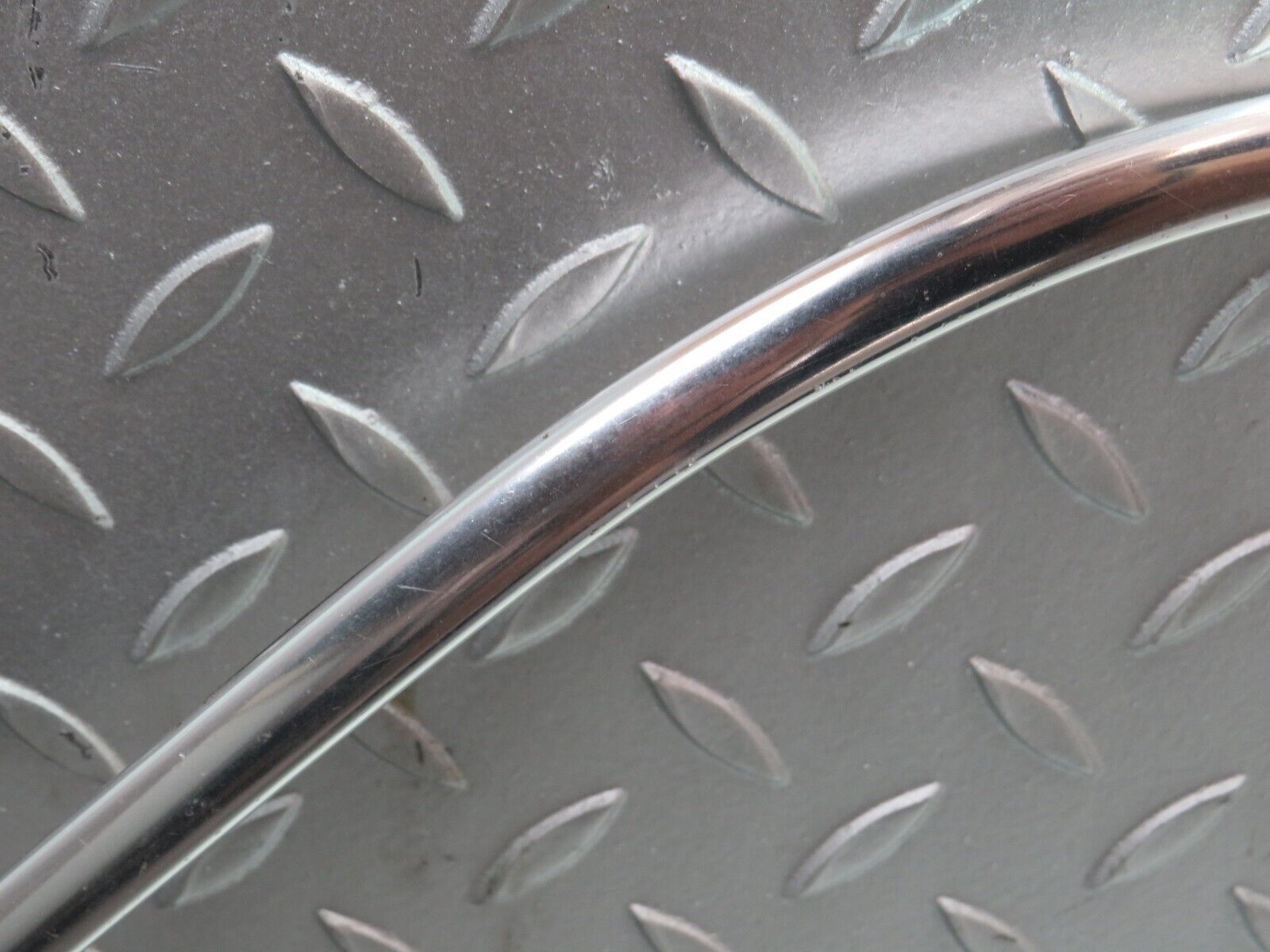 36325 Mercedes-Benz W126 420SE Roof Chrome Trim Left Side