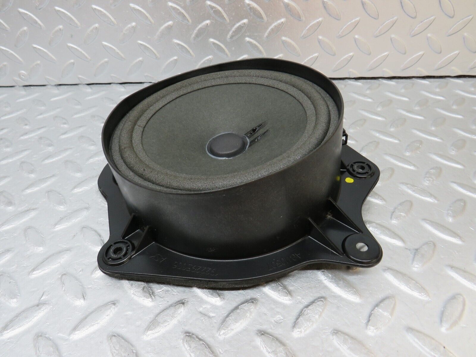 35227 Mercedes-Benz W221 Rear Left Door Loudspeaker 2218203102