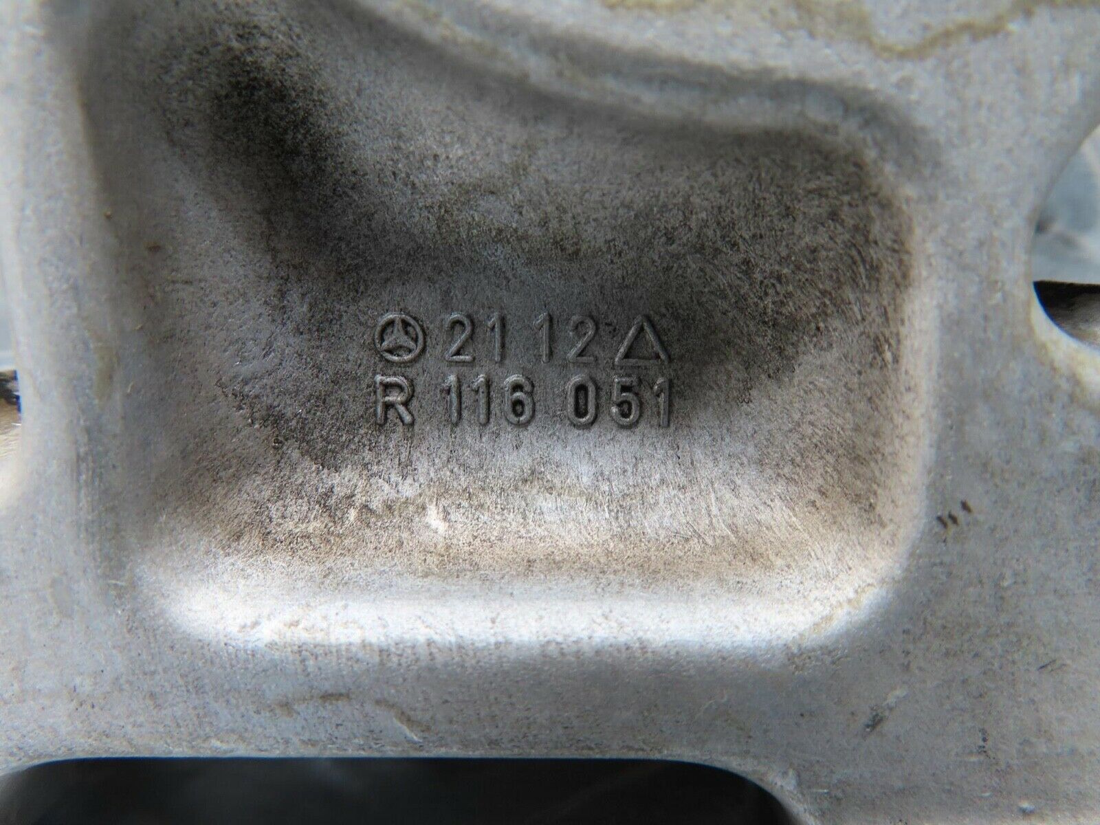 16552 Mercedes-Benz C107 350SLC Coupe Camshaft Tower Bearing 1160512112