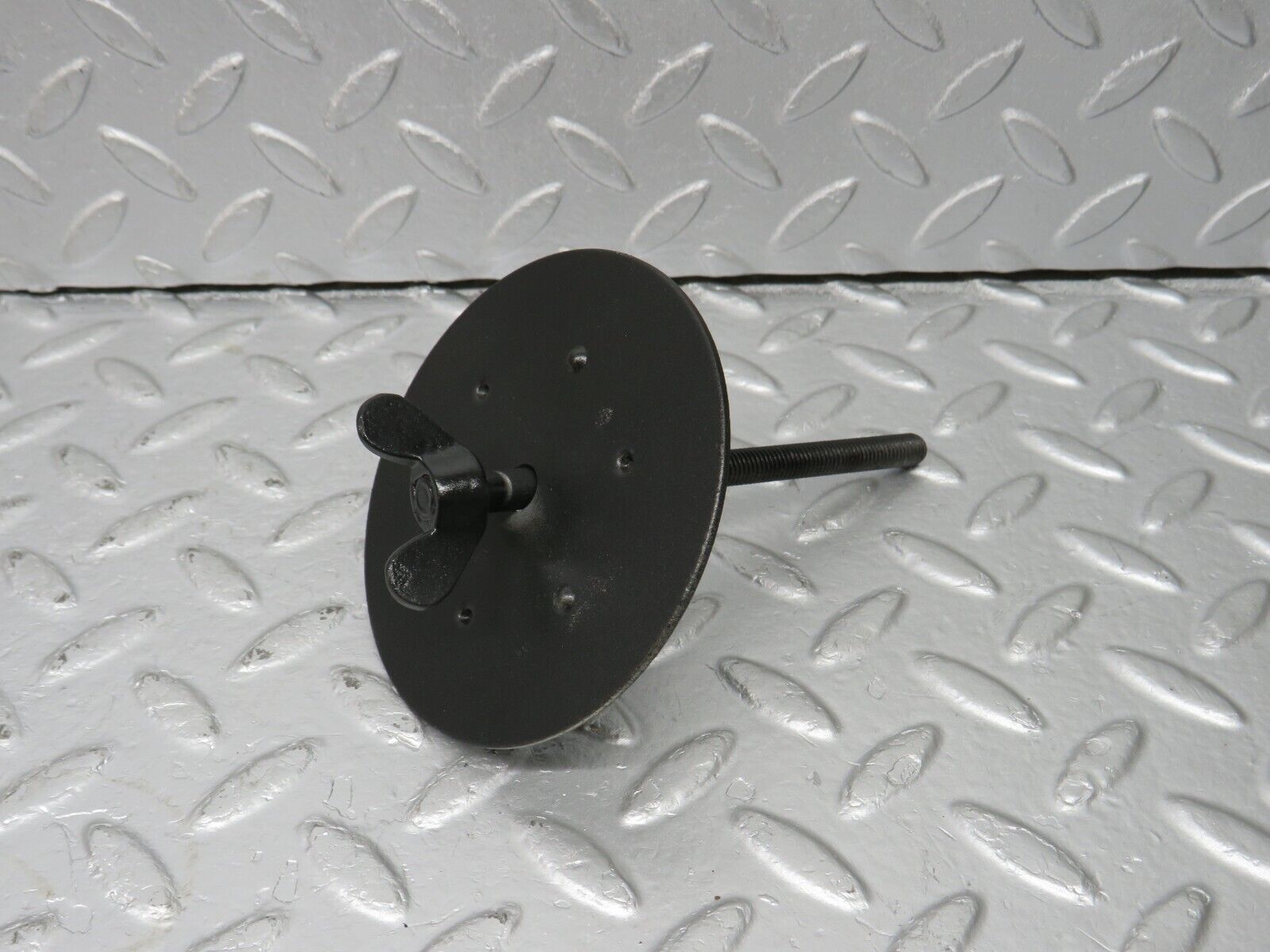 40538 Mercedes-Benz W123 300D Spare Wheel Holder