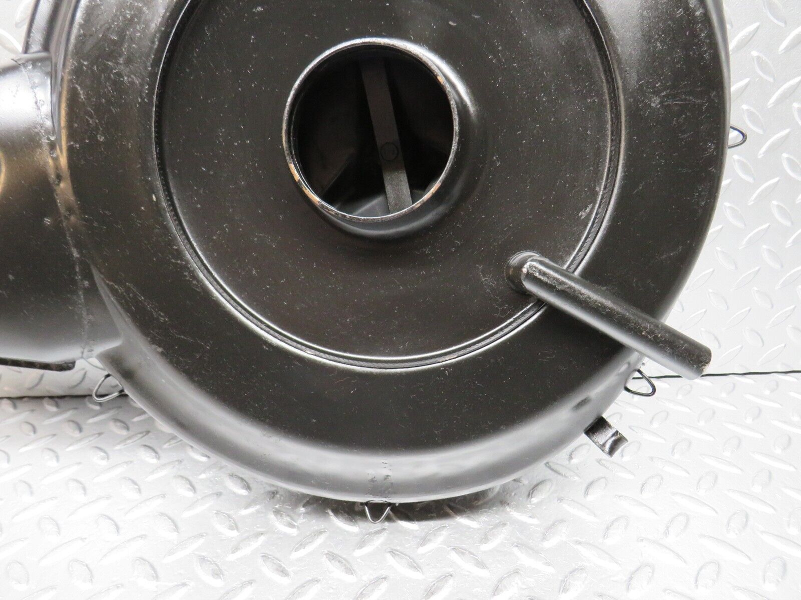 0850 Mercedes-Benz C107 350SLC Coupe Air Filter Housing 4515785126