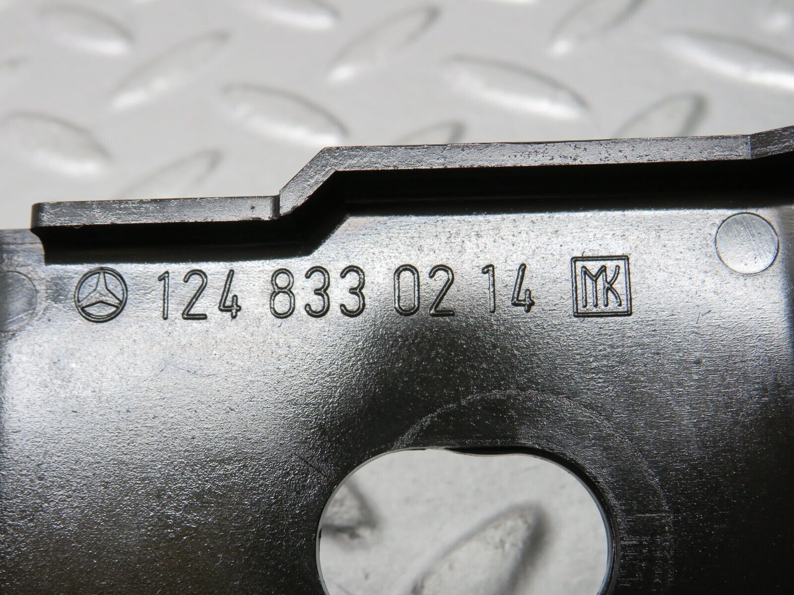 30305 Mercedes-Benz W124 230E Heating Regulator Holder 1248330214