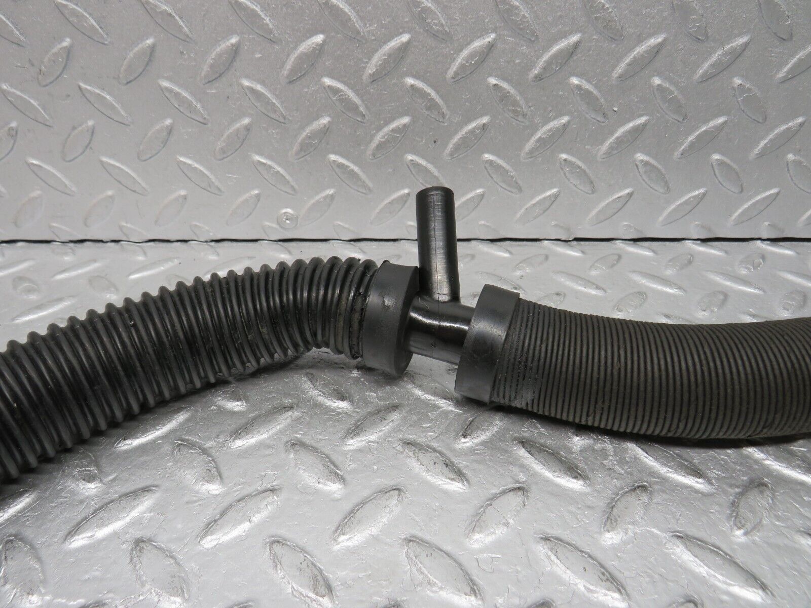 37577 Mercedes-Benz W109 300SEL Trunk Water Drain Hose Pipe