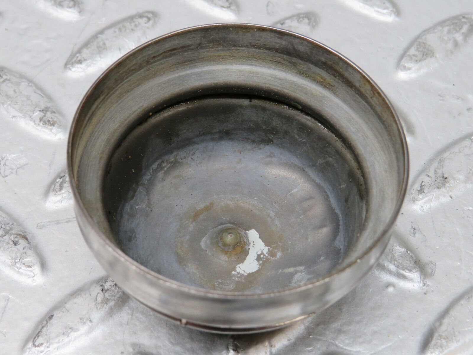 26245 Mercedes-Benz W116 450SE Wheel Hub Locking Cap