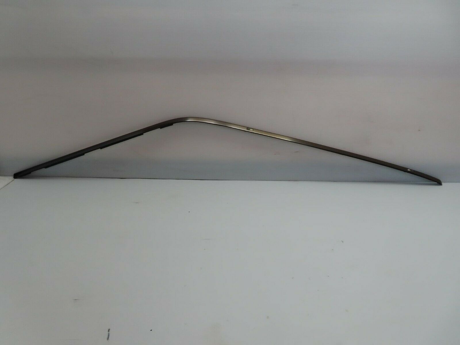 9539 Mercedes-Benz C124 300CE Coupe Roof Chrome Left Side