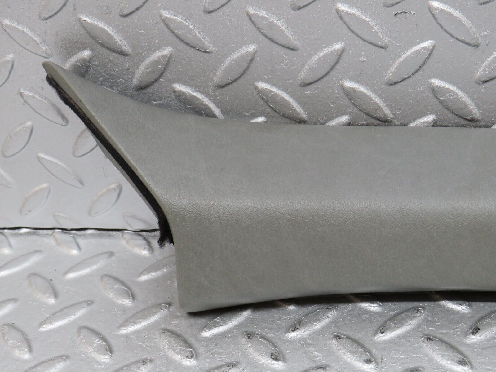 36059 Mercedes-Benz W126 420SE A Pillar Interior Cover Right Side Grey