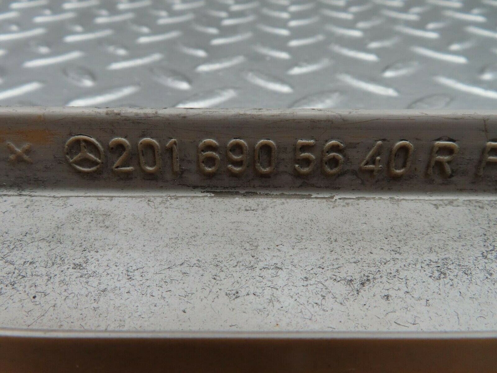 10539 Mercedes-Benz W201 190E Front Right Door Moulding Trim 2016905640