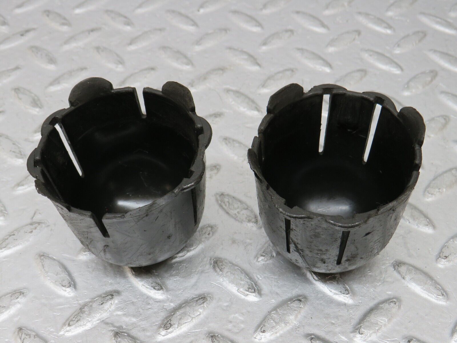 35754 Mercedes-Benz W108 Rear Shock Absorber Top Plastic Cap 2x