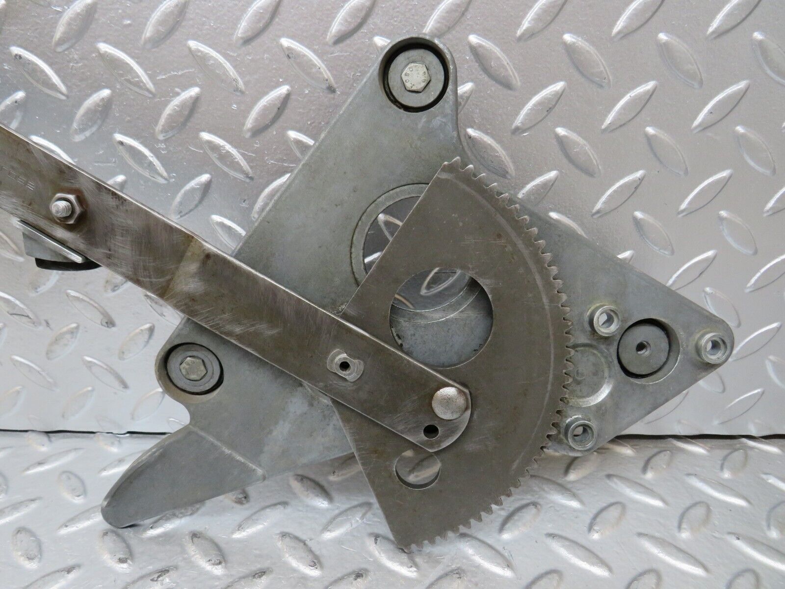 26136 Mercedes-Benz W116 450SE Rear Left Power Window Regulator 1167300346