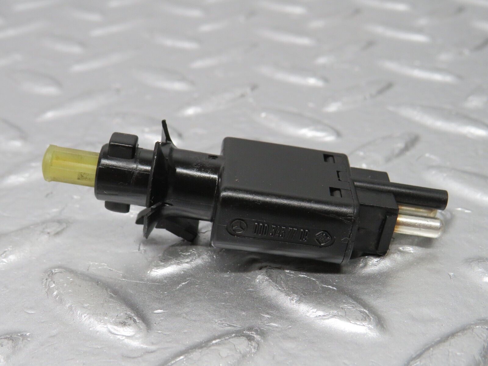 31325 Mercedes-Benz S124 220TE Wagon Brake Light Switch 0005457709