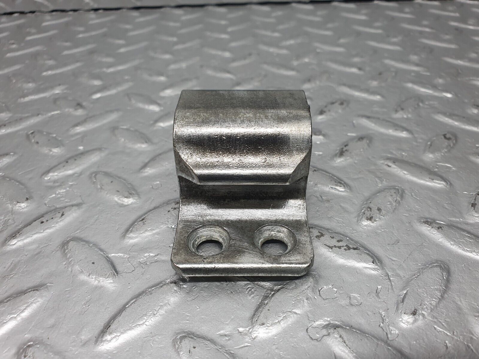 40916 Mercedes-Benz W126 300SE Door Lock Latch Right Side