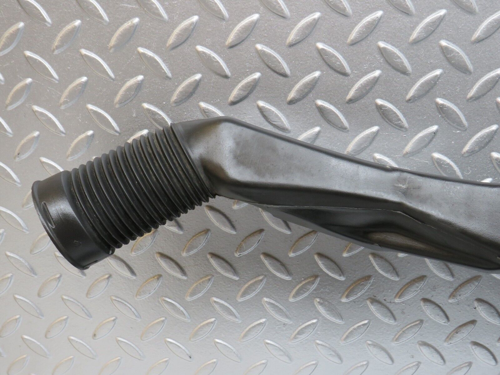 34341 Mercedes-Benz C126 380SEC Coupe Air Duct Heating Pipe 1268310646