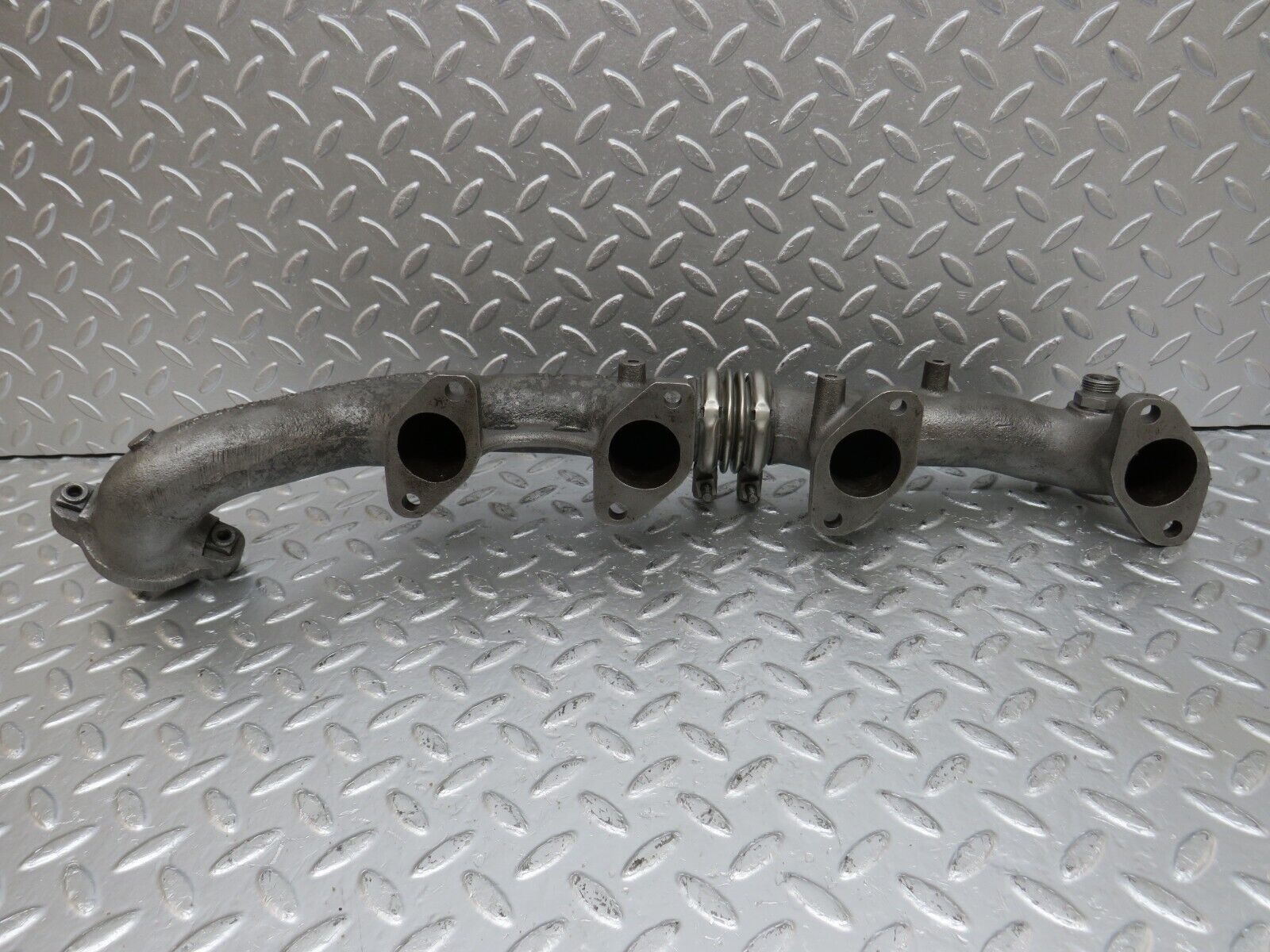 33127 Mercedes-Benz W126 380 V8 Exhaust Manifold Left 1161422302 1161422902