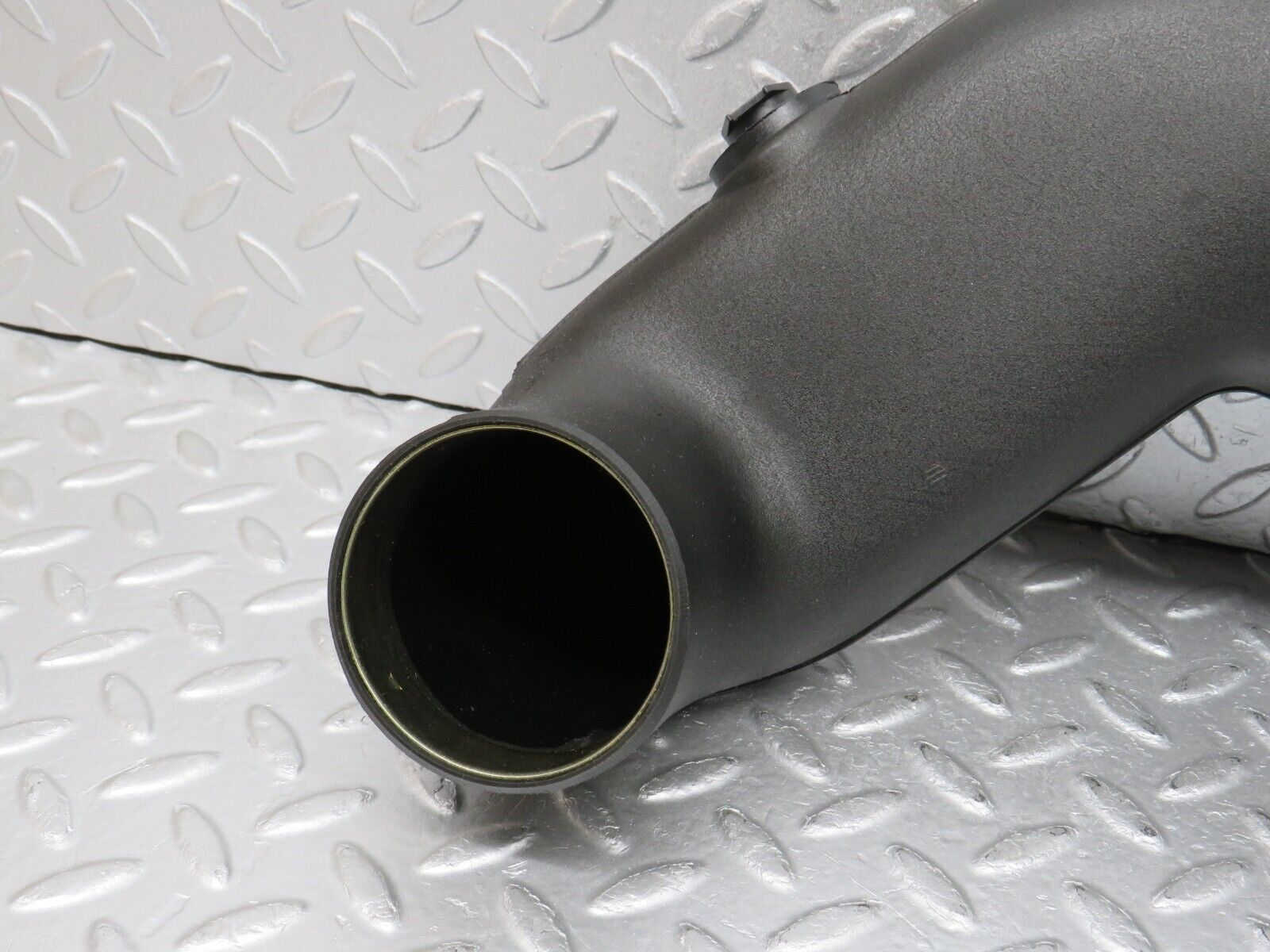 38437 Mercedes-Benz R129 280SL Coupe Air Intake Pipe 1041413304