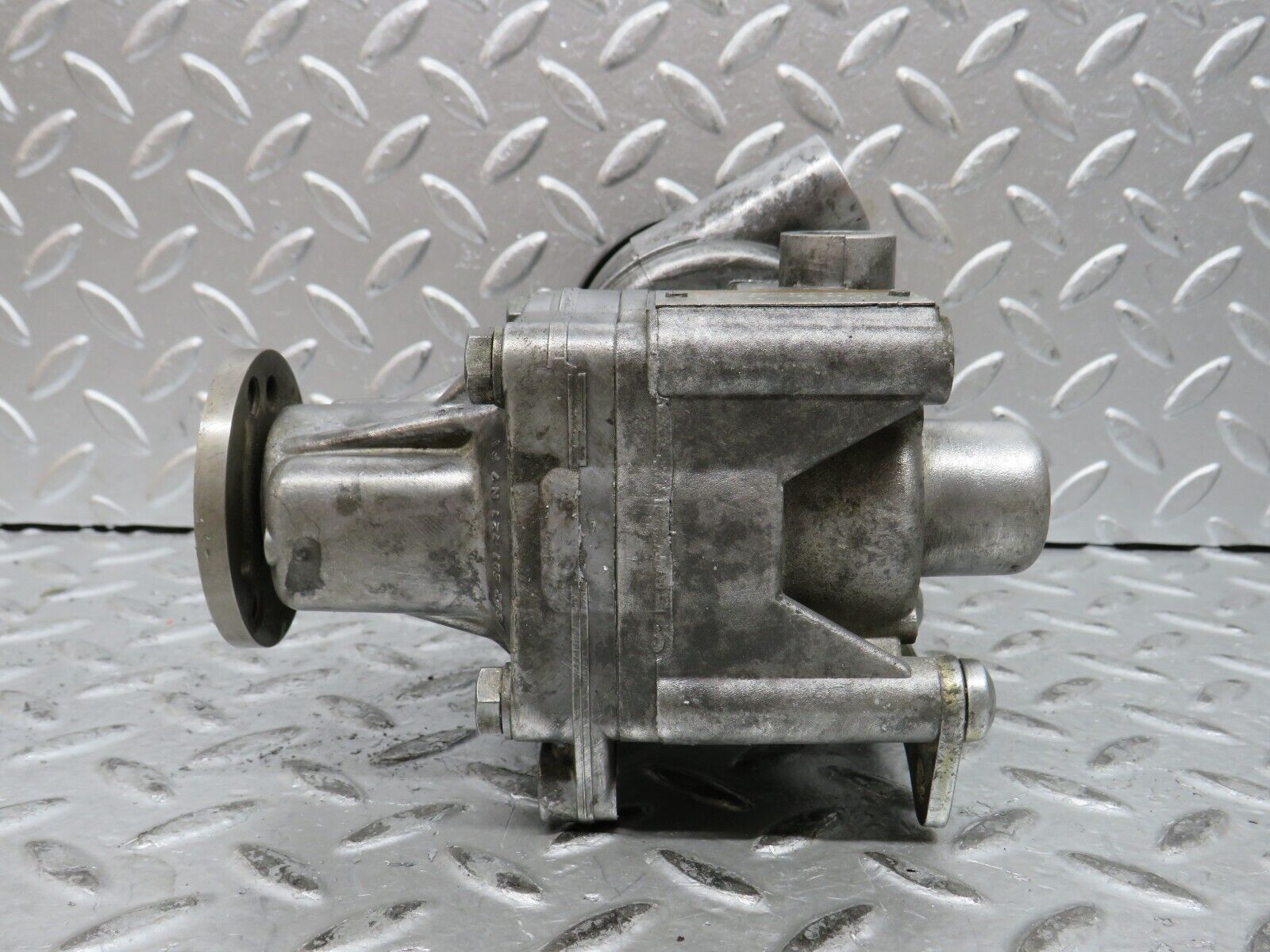 29027 Mercedes-Benz C124 320CE Coupe Power Steering Pump 2104662601 7681900503