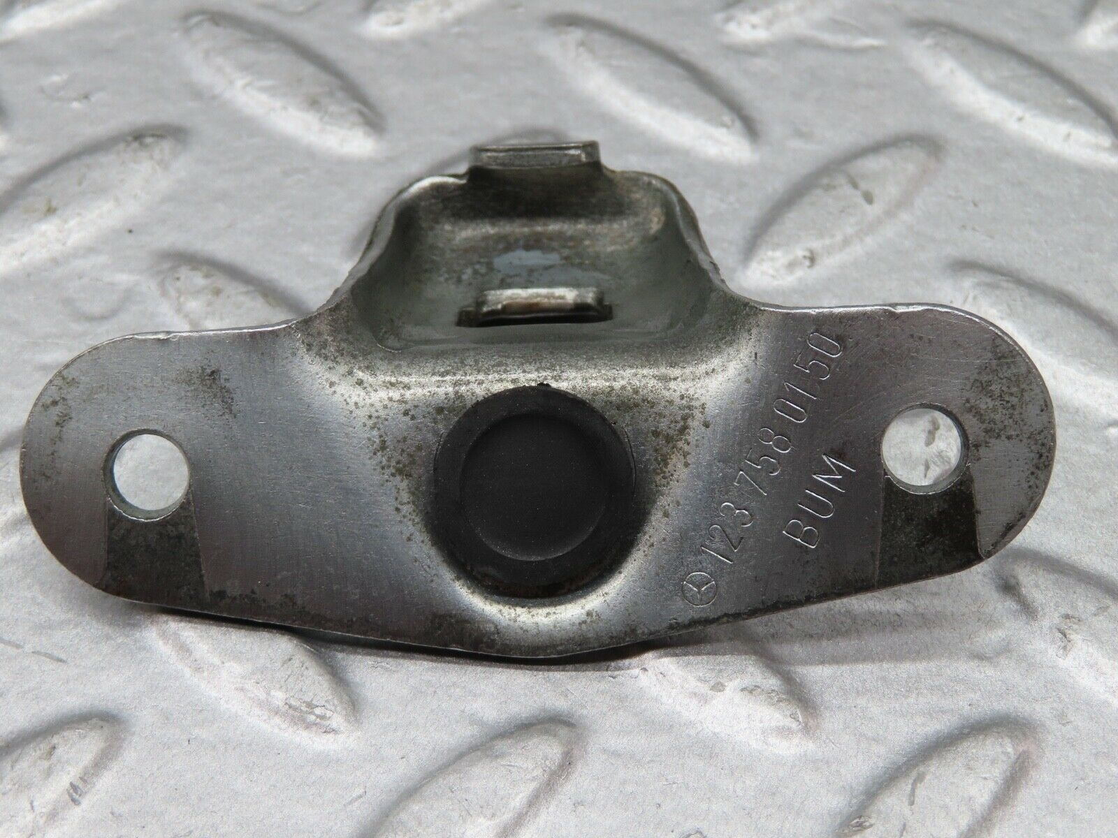 18172 Mercedes-Benz W123 200 Trunk Lock Latch