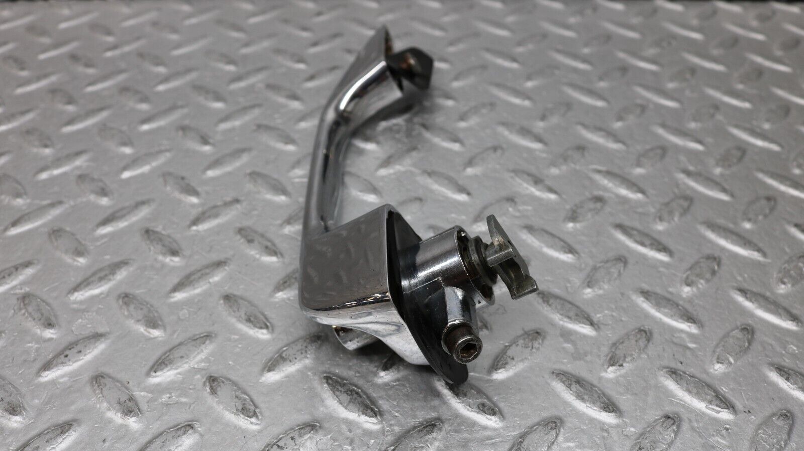 37276 Mercedes-Benz W109 300SEL Front Left Door Handle No Key 1087661301