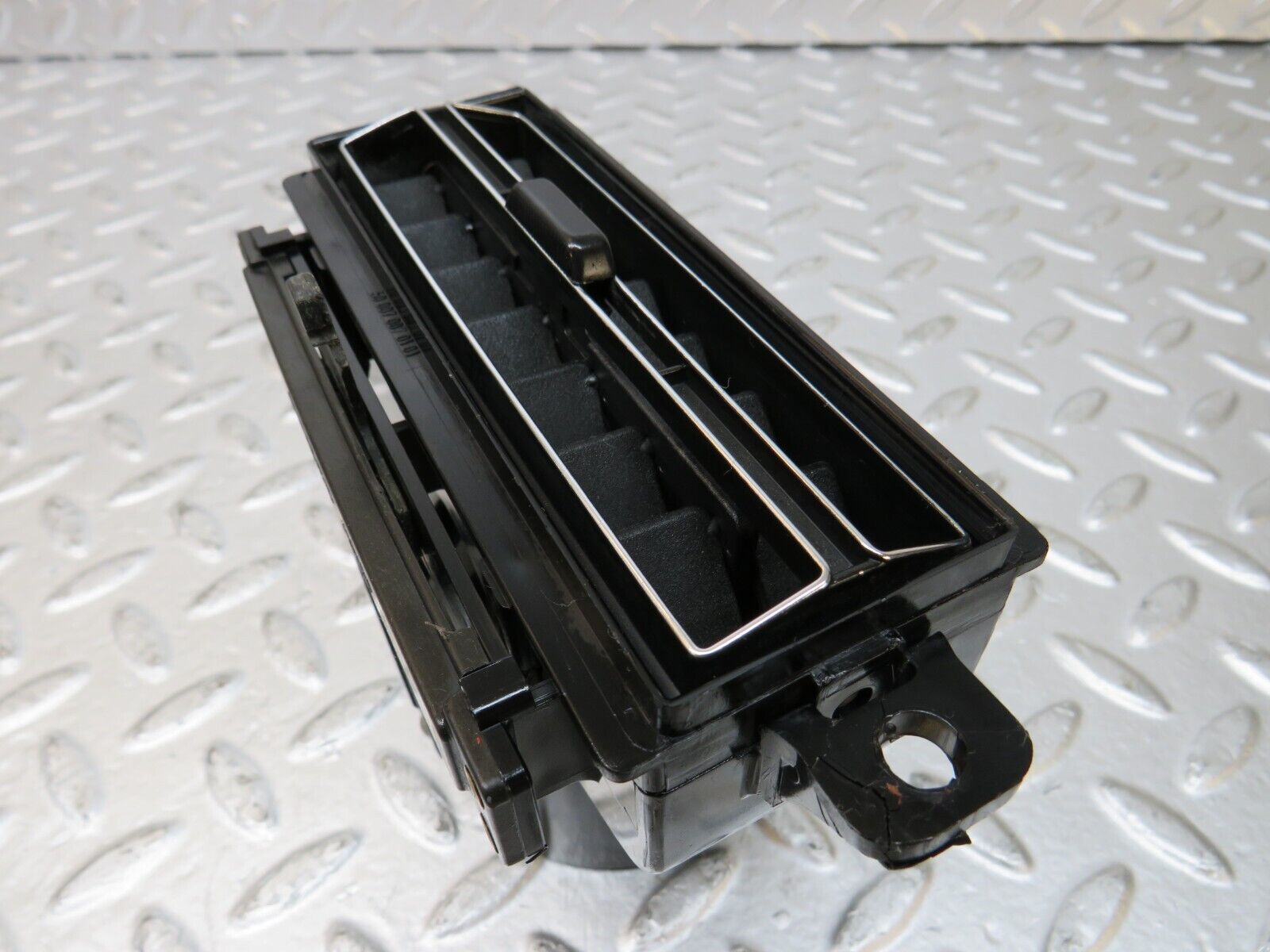 26182 Mercedes-Benz W116 450SE Dashboard Air Vent 1168310130