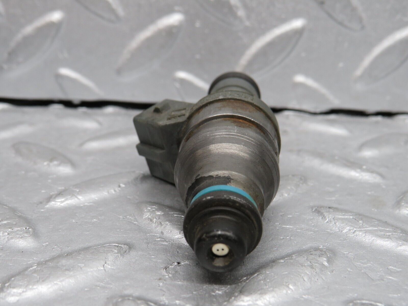 38653 Mercedes-Benz R129 280SL Coupe Fuel Injector Bosch 0000787323 0280155209