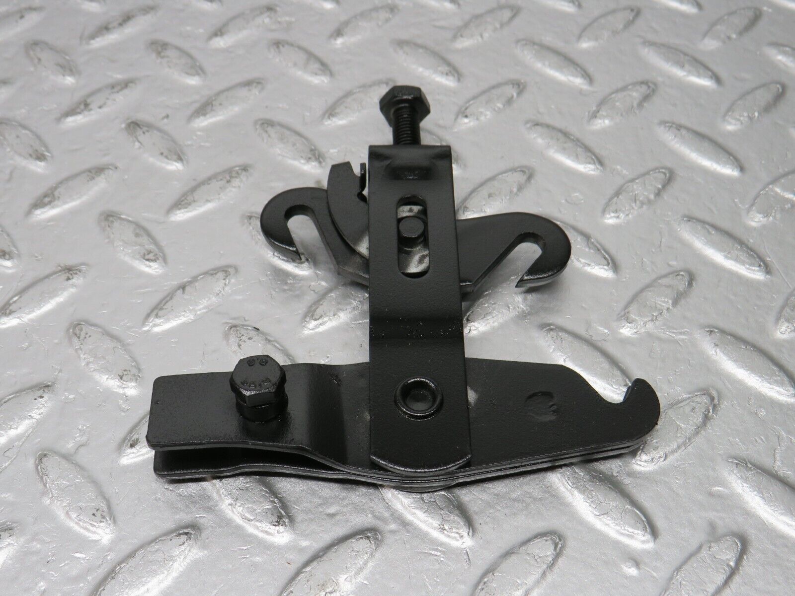 33786 Mercedes-Benz W201 190E 2.0L Handbrake Adjusting Handbrake Regulator