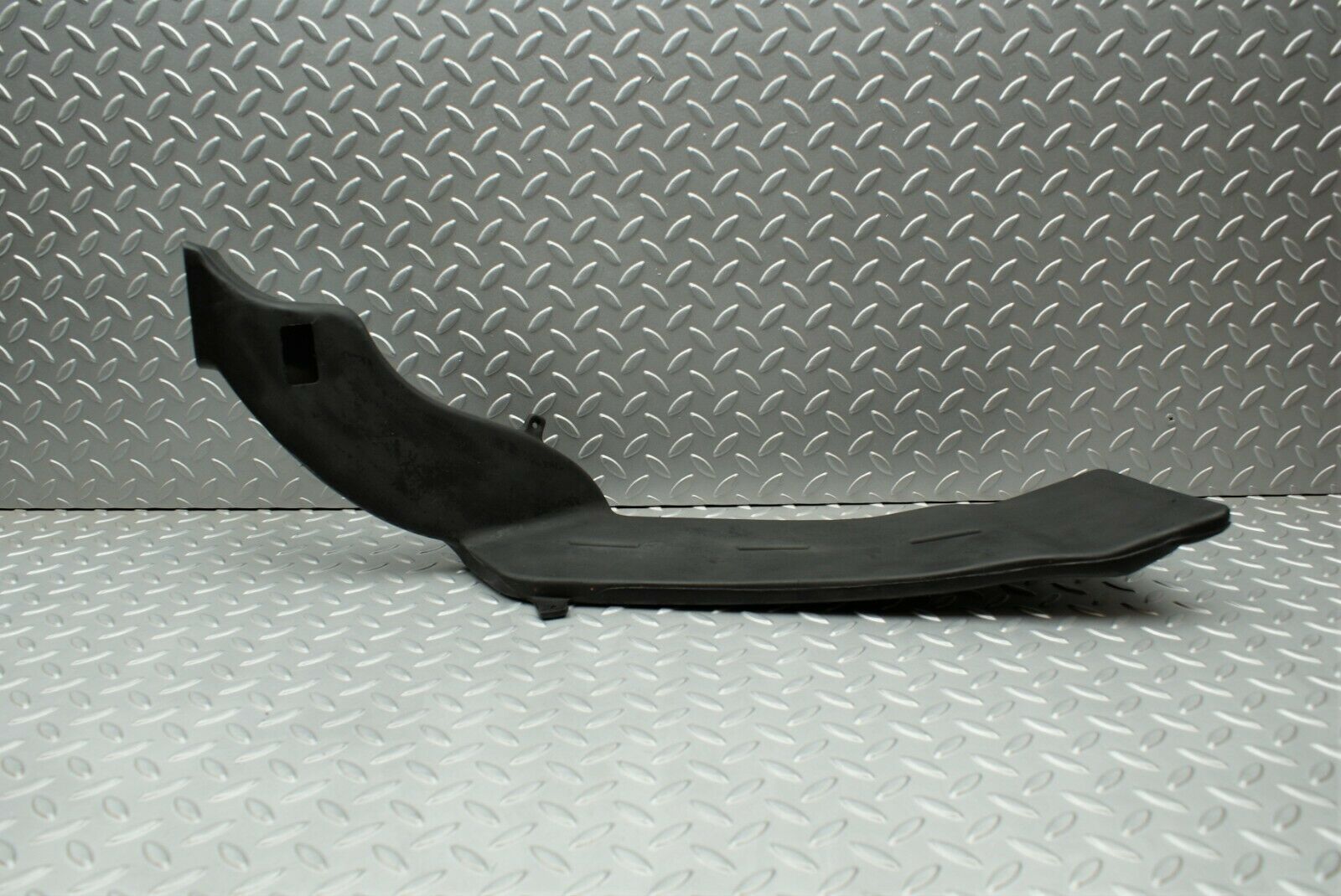 3221 Mercedes-Benz W115 220D Air Duct Heater Ventilation Left 1158310145