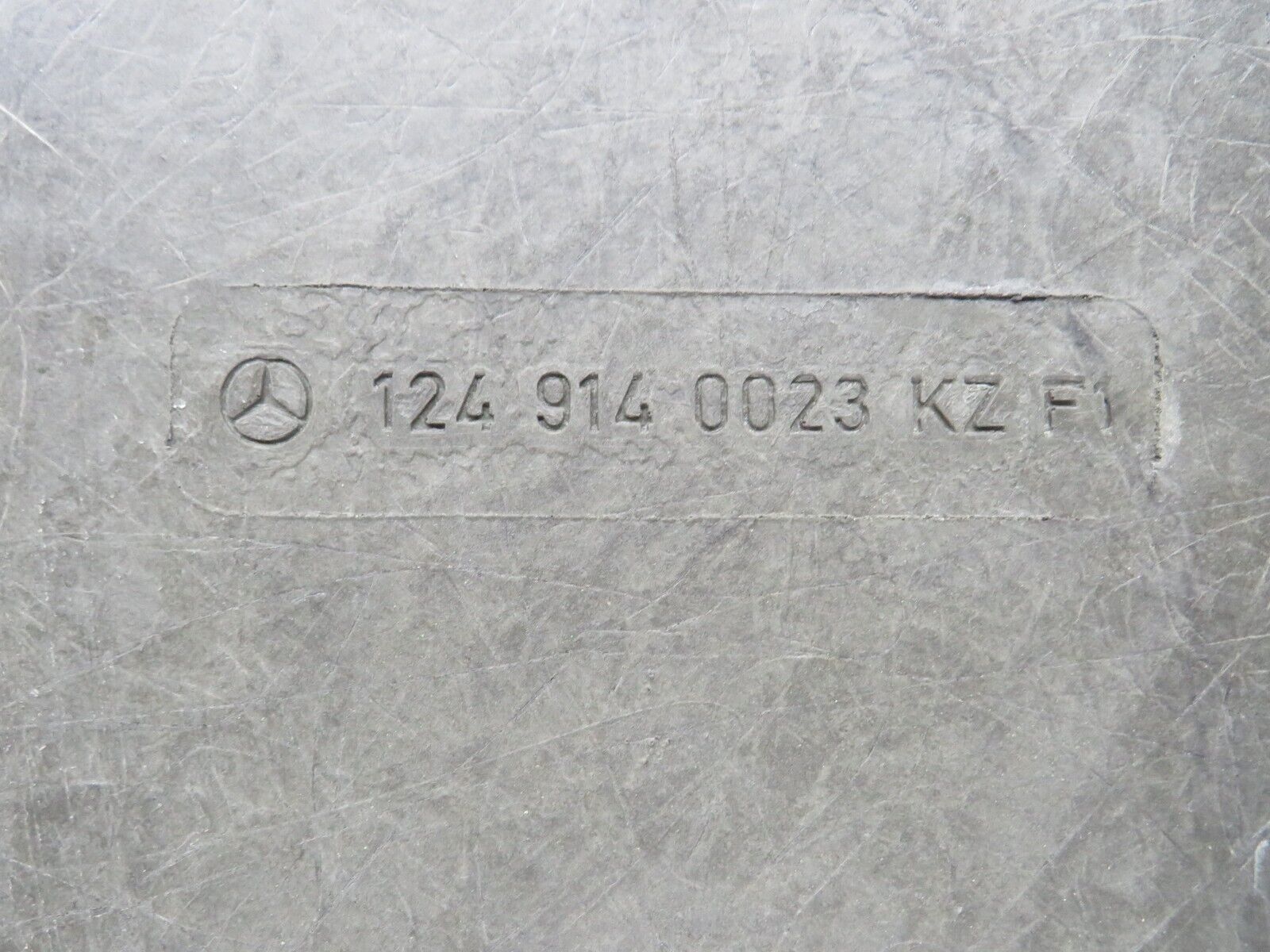 26633 Mercedes-Benz C124 220CE Front Right Seat Rear Cover Beige 1249140023