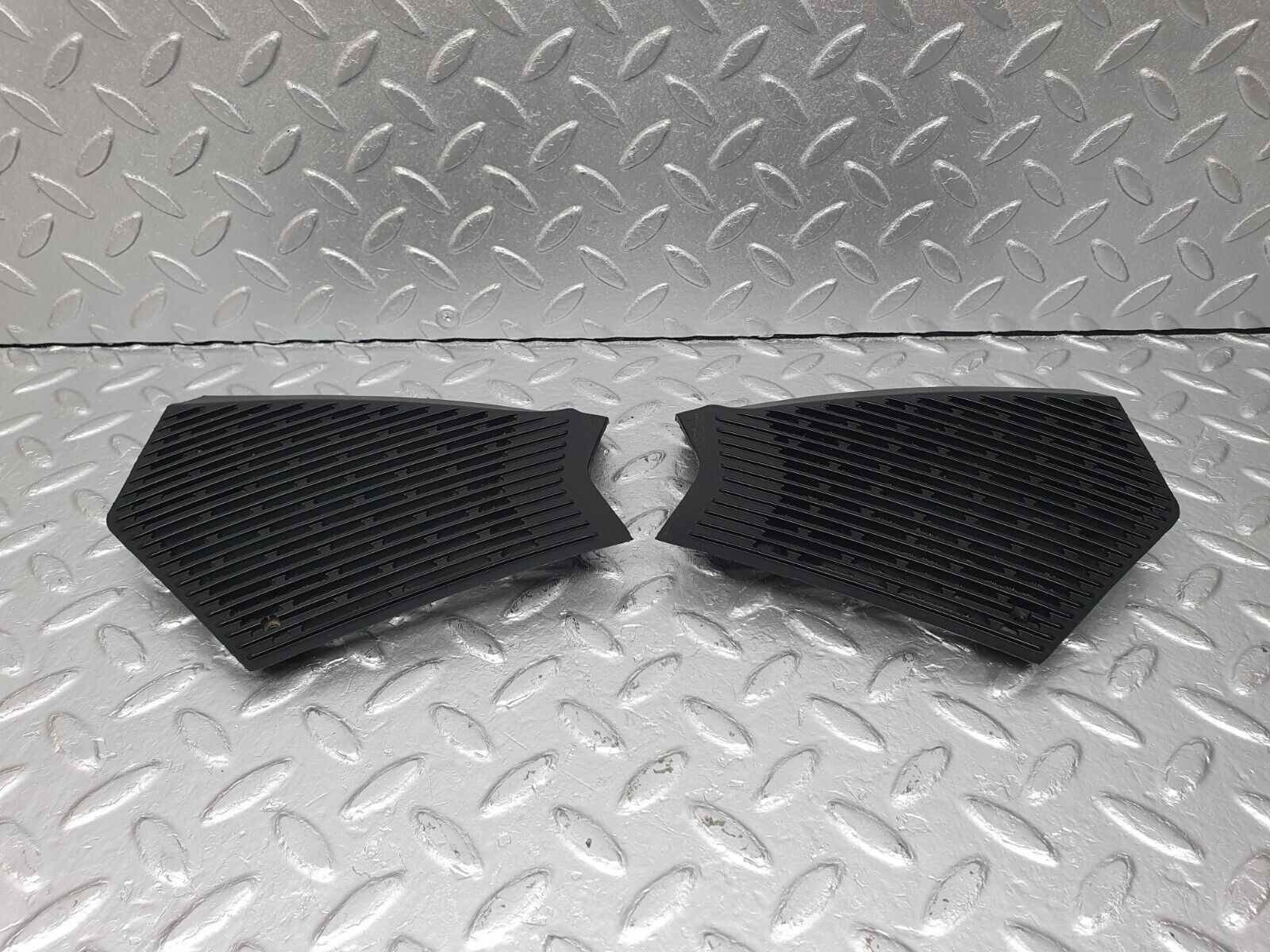 40719 Mercedes-Benz W123 300D Dashboard Speaker Covers 1236802707 1236802807