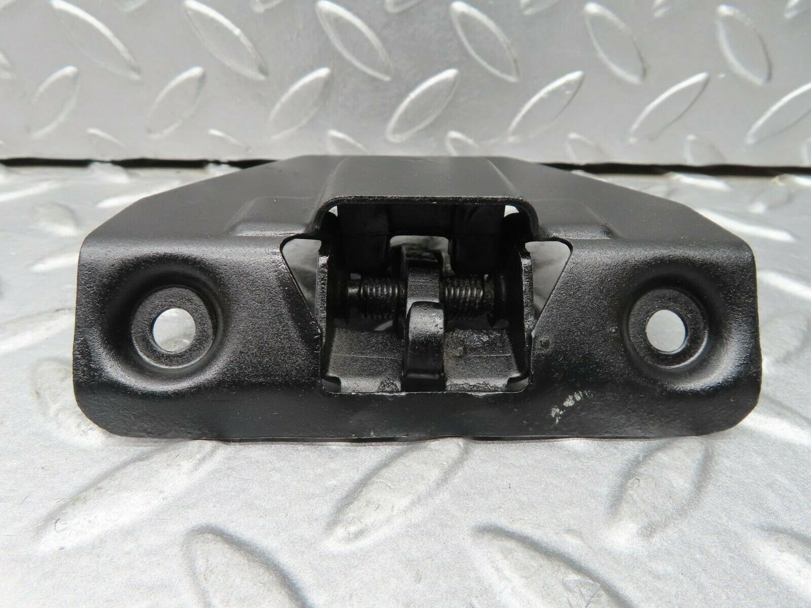 16701 Mercedes-Benz C107 380SLC Trunk Boot Lock Latch 1137500285