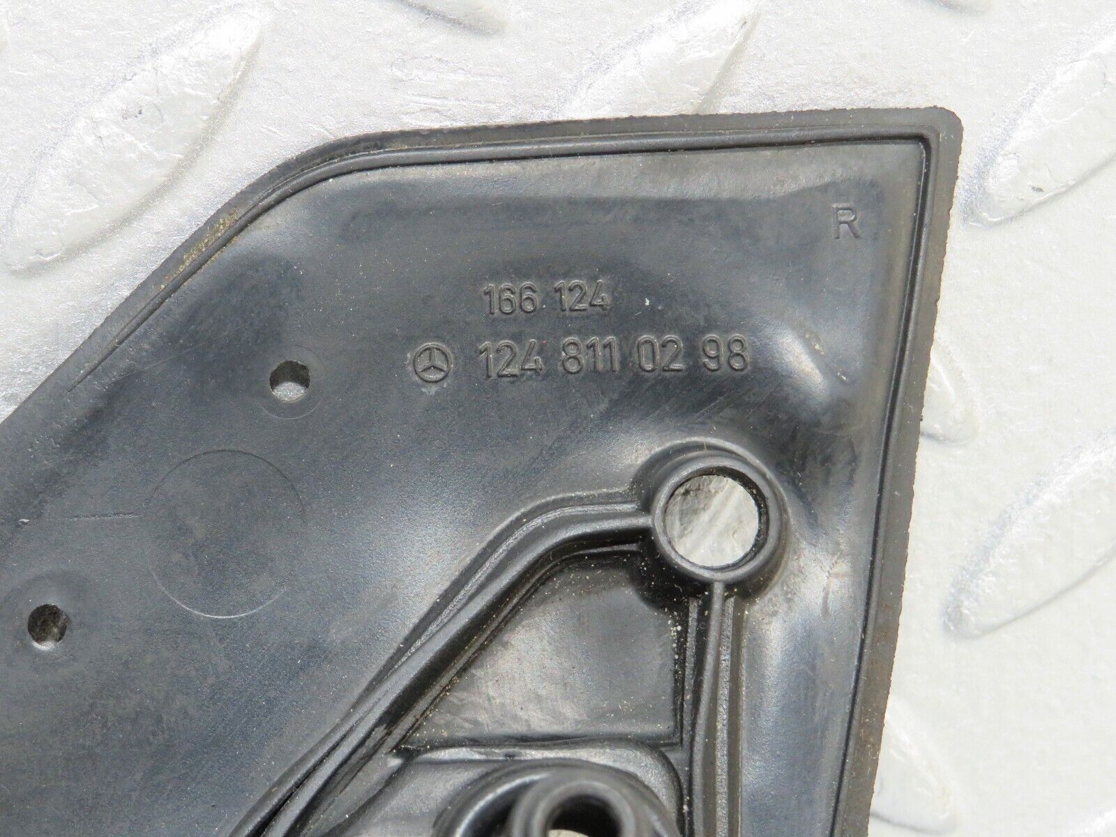 36738 Mercedes-Benz W201 190E 2.0L Wing Mirror Rubber Seal Right 1248110298