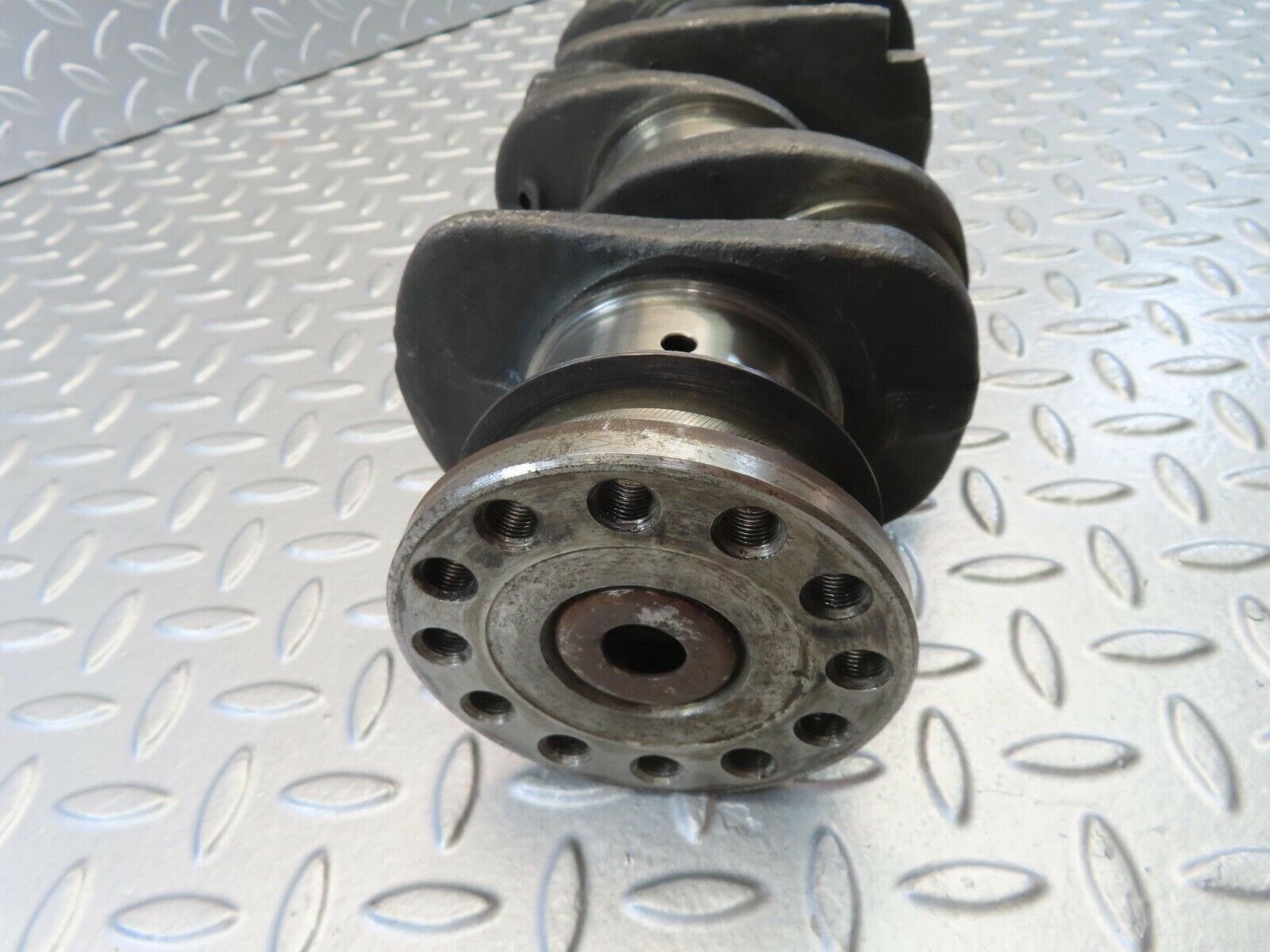 10999 Mercedes-Benz W115 220D Crankshaft OM615