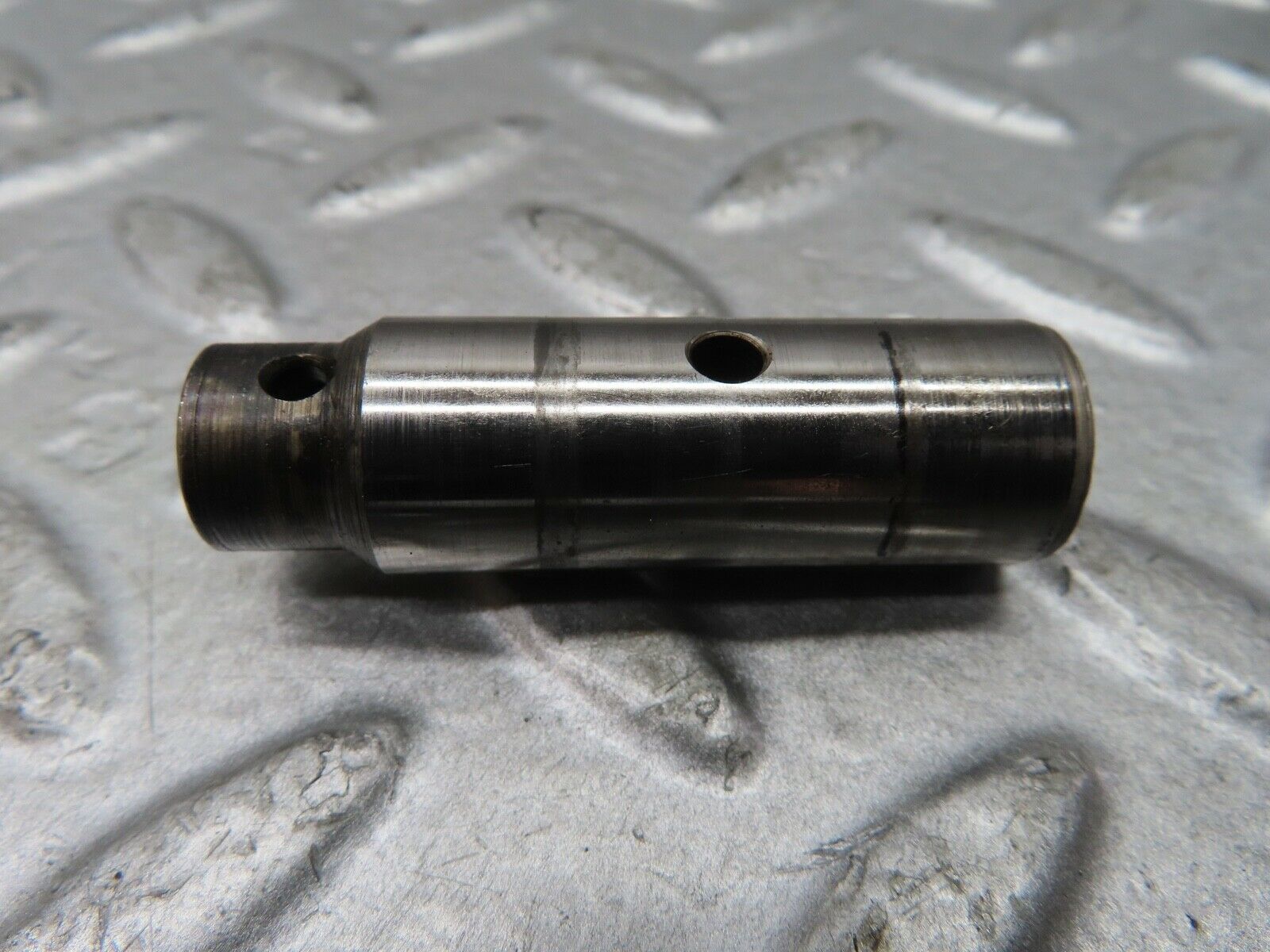 19105 Mercedes-Benz W123 300D Idler Sprocket Gear & Pin