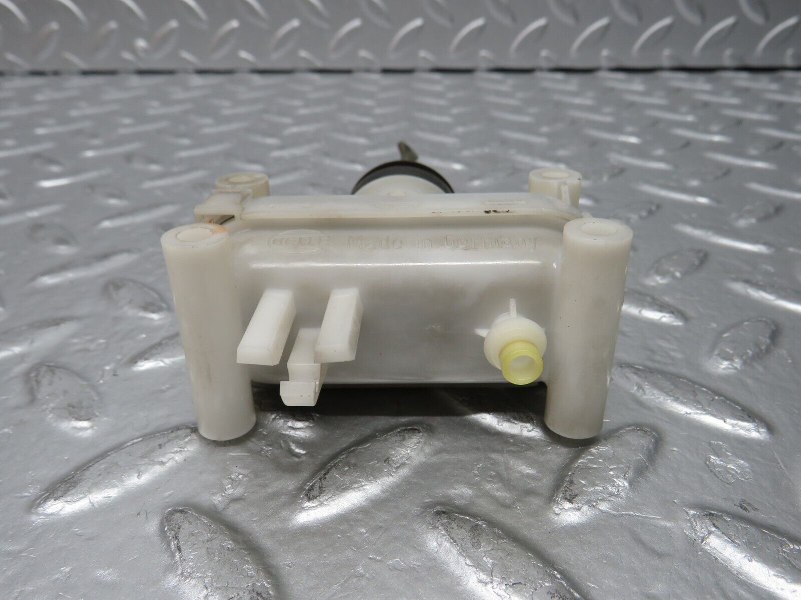 31398 Mercedes-Benz S124 220TE Door Lock Vacuum Actuator Hella Rear Left