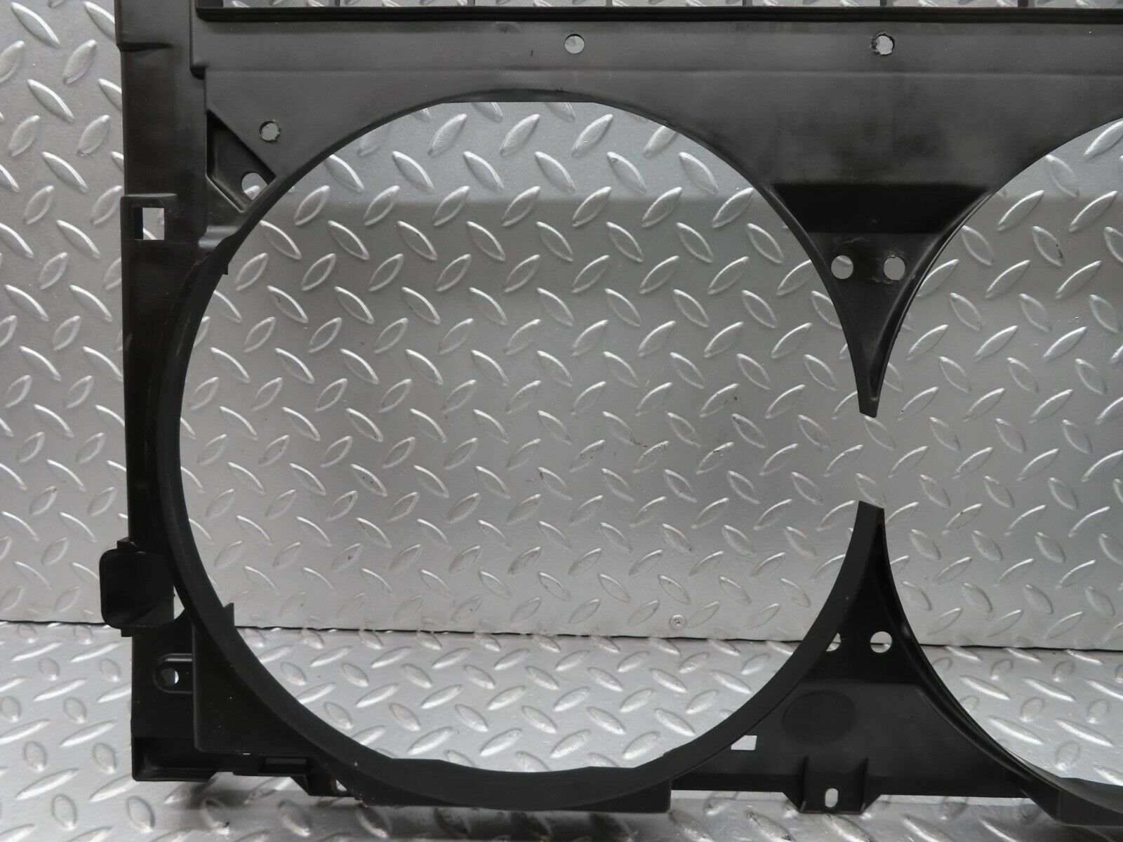 15153 Mercedes-Benz W140 S320 Radiator Fan Frame 1405051755