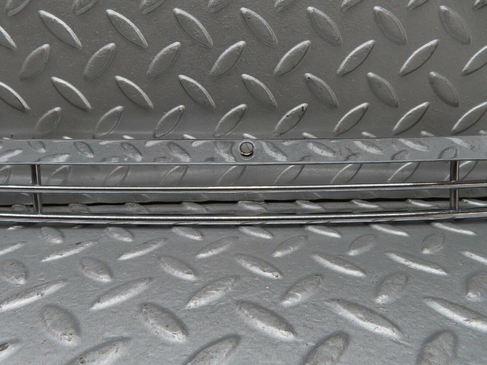 13082 Mercedes-Benz W111 220S Air Intake Chrome Grill