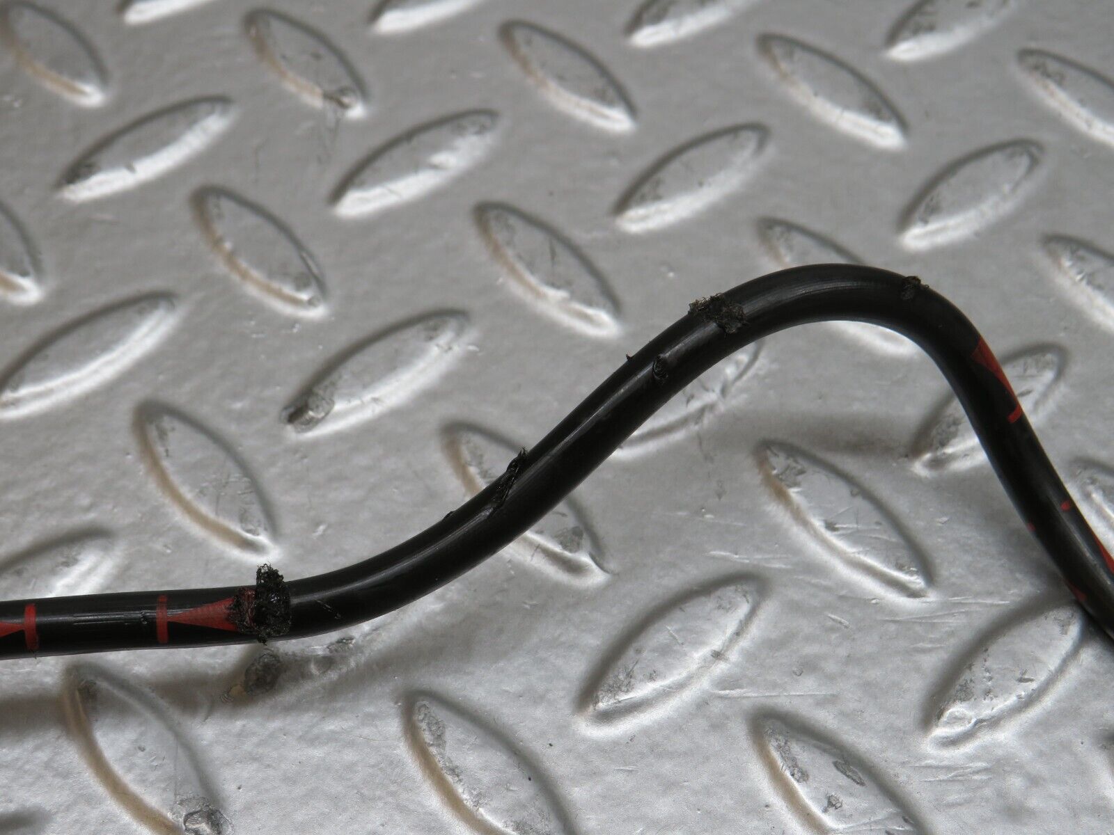 29147 Mercedes-Benz C124 320CE Brake Pad Sensor Wire Right 1245435826 01954553