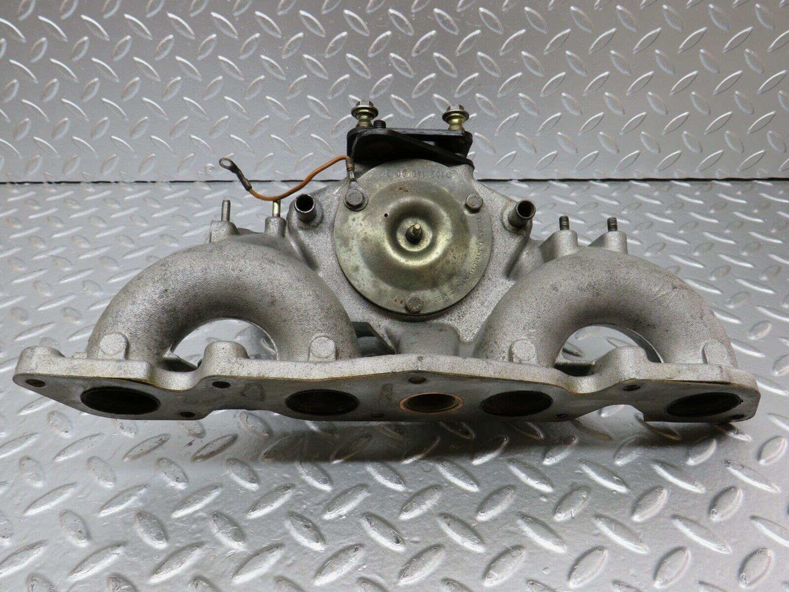 25625 Mercedes-Benz W123 200 Intake Manifold 1021411601