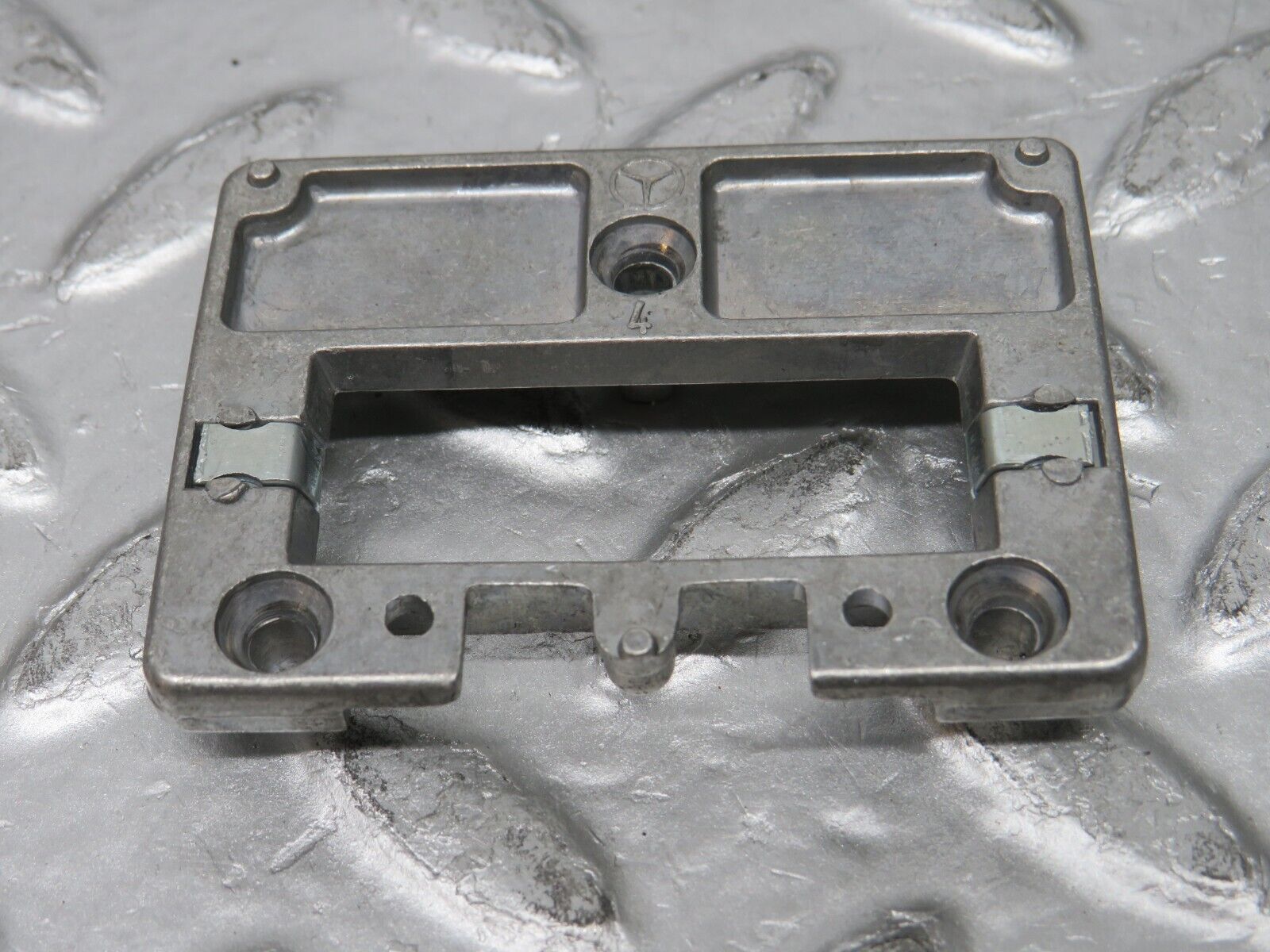 30688 Mercedes-Benz W201 190D Rear View Mirror Bracket 2018100011