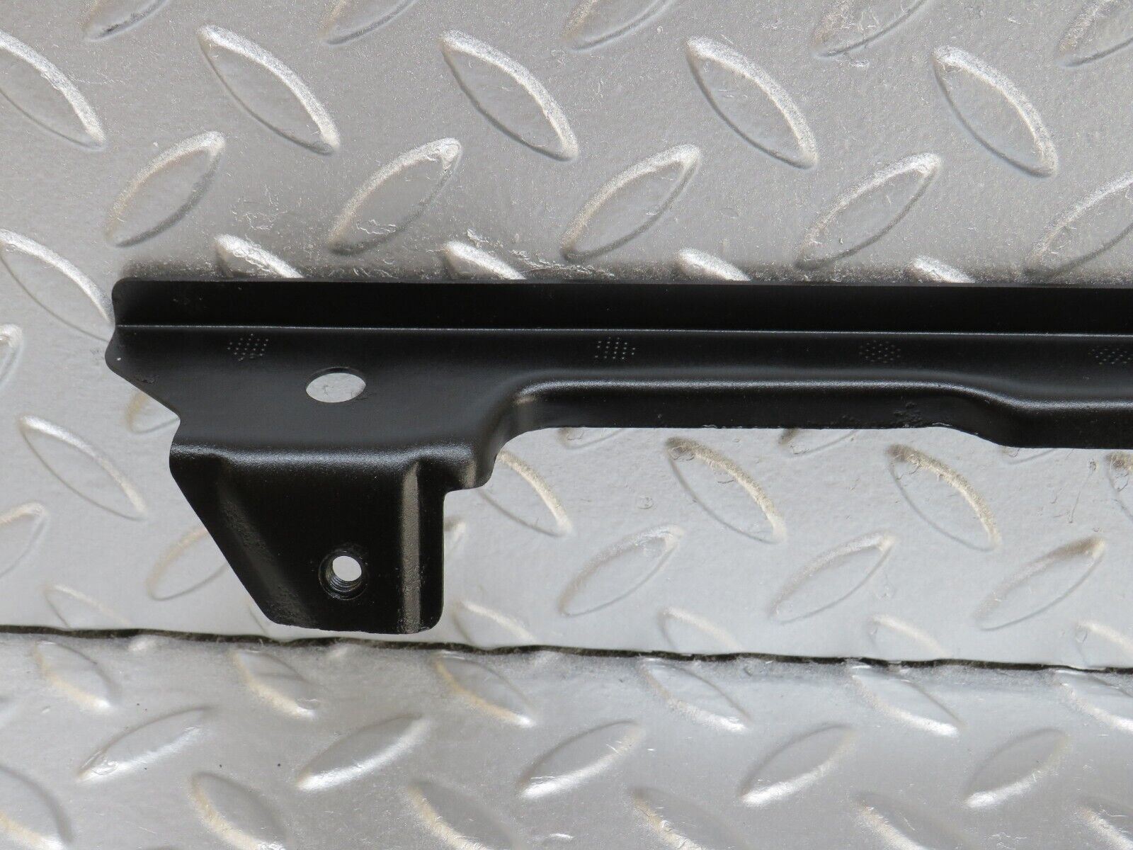 34609 Mercedes-Benz C126 380SEC Coupe Rear Window Channel Support Right Side