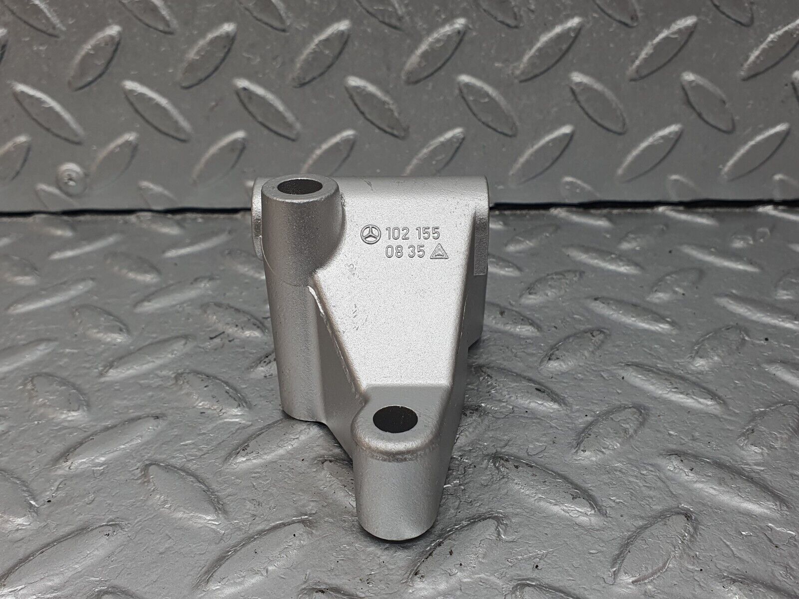 41524 Mercedes-Benz W124 200E Alternator Generator Support Bracket 1021550835