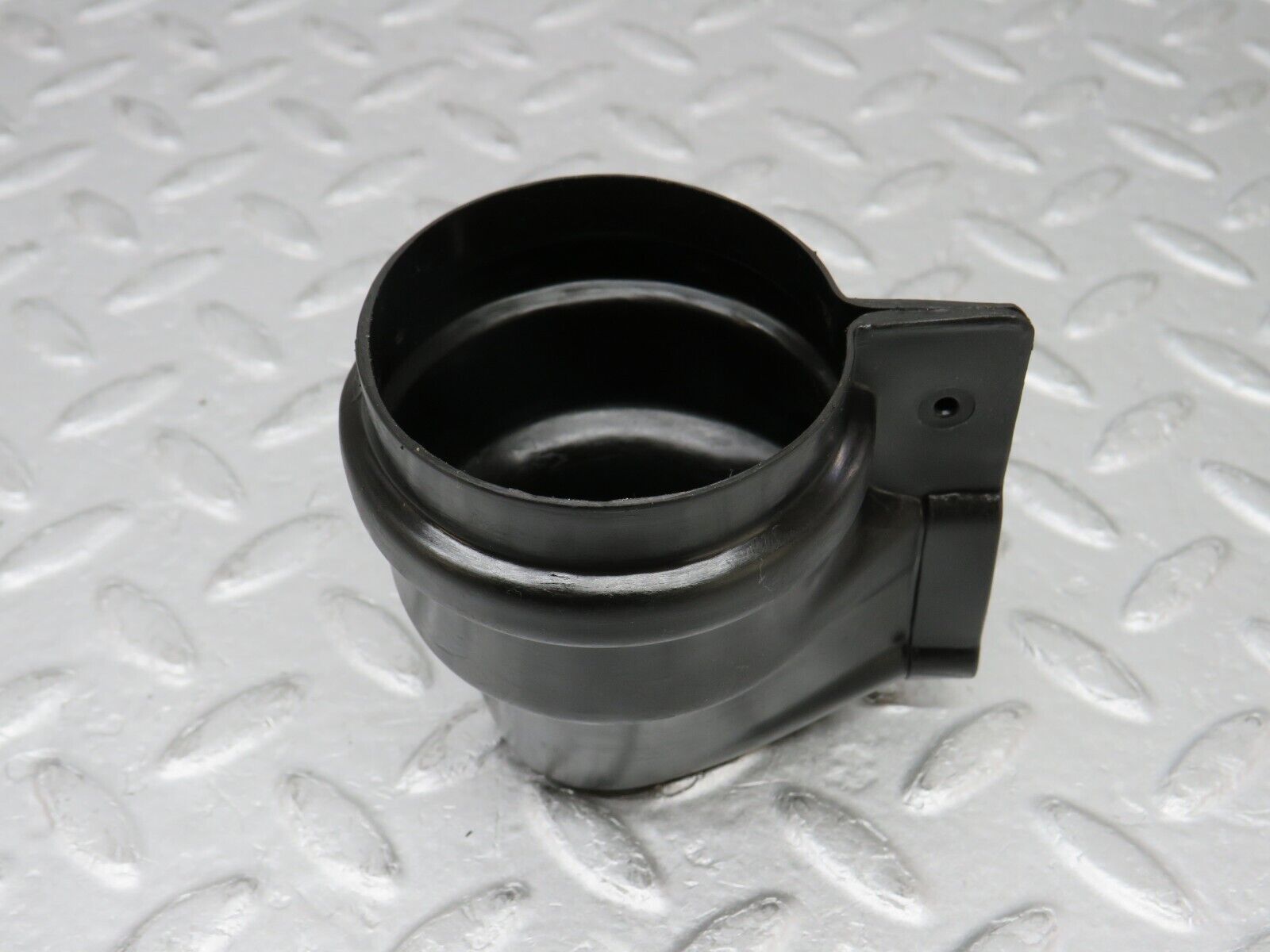 36569 Mercedes-Benz W201 190E 2.0L Ignition Coil Protective Cap 0001581785