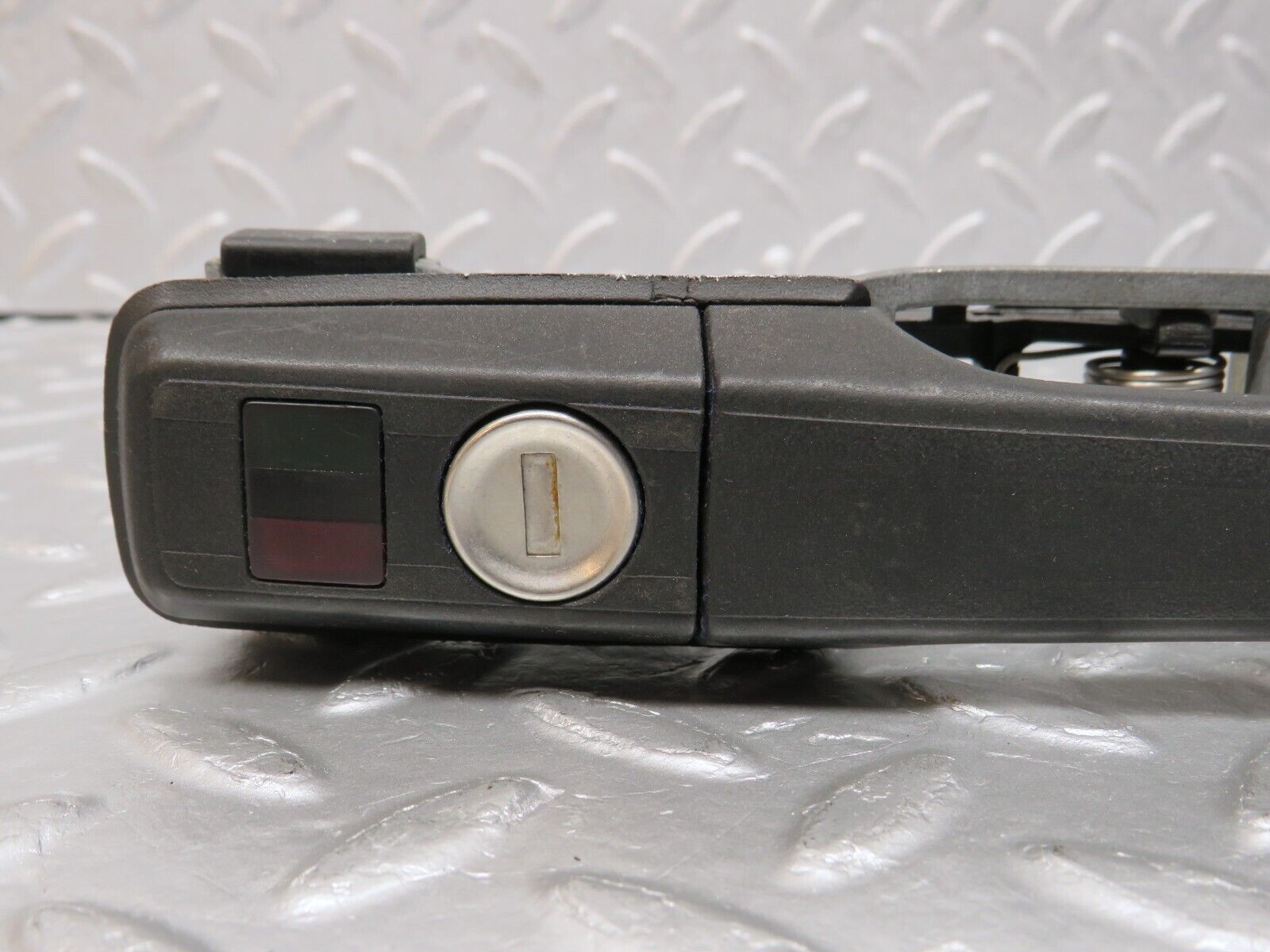 39771 Mercedes-Benz R129 320SL Coupe Right Door Exterior Handle With Key