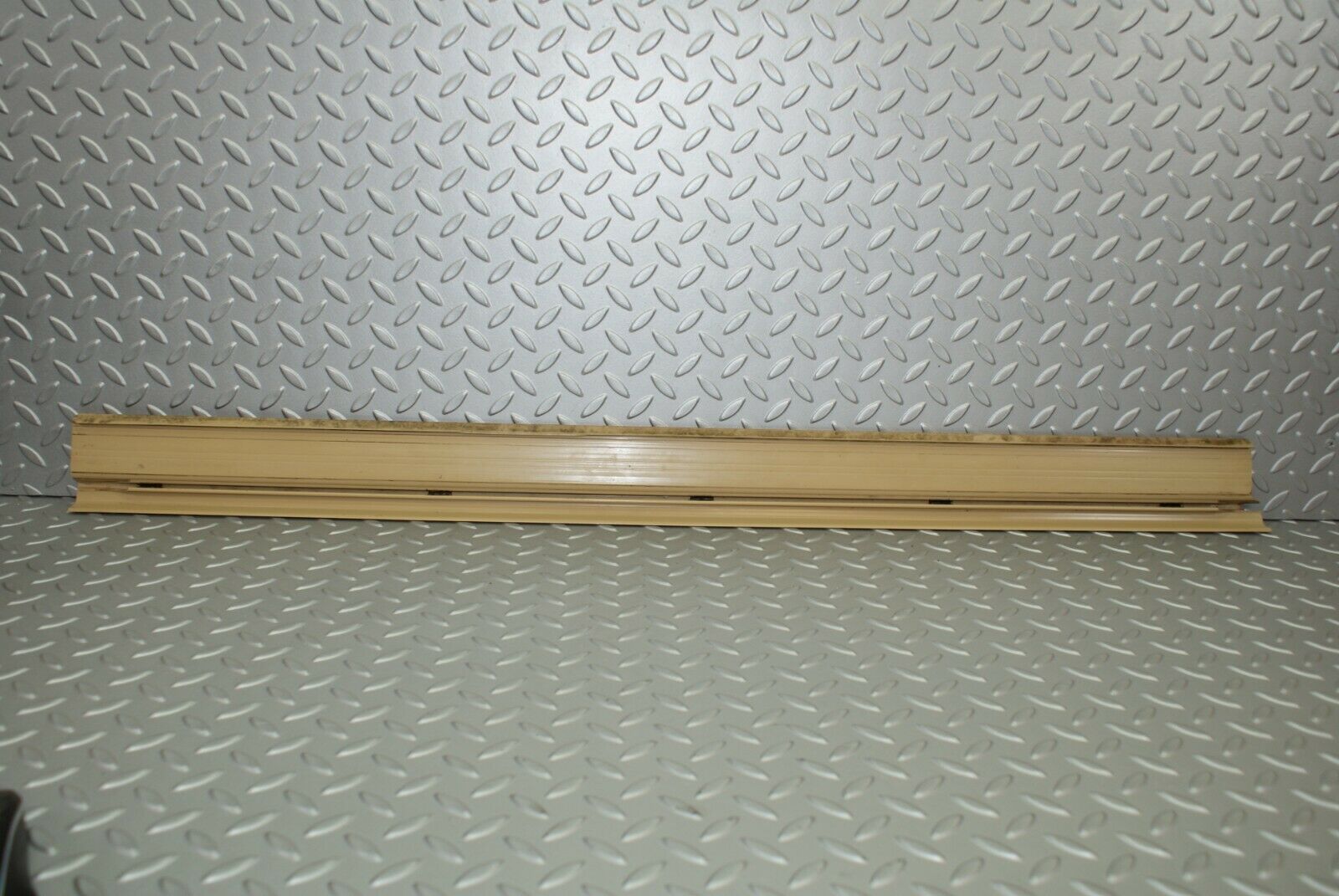 2881 Mercedes-Benz C123 280CE Coupe Front Left Door Sill Trim Beige